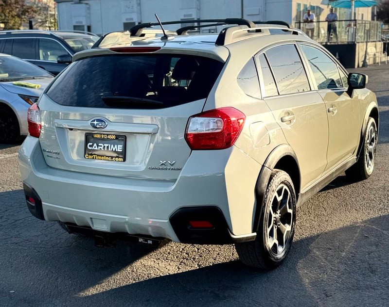 Subaru XV Crosstrek Vehicle Full-screen Gallery Image 04