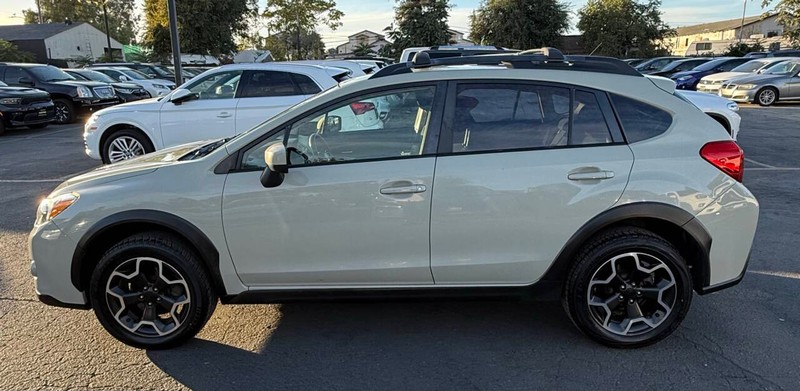 Subaru XV Crosstrek Vehicle Full-screen Gallery Image 07