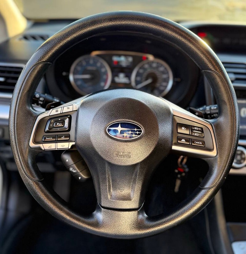 Subaru XV Crosstrek Vehicle Full-screen Gallery Image 10