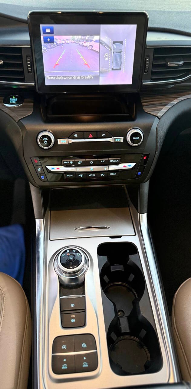 Ford Explorer Vehicle Full-screen Gallery Image 11