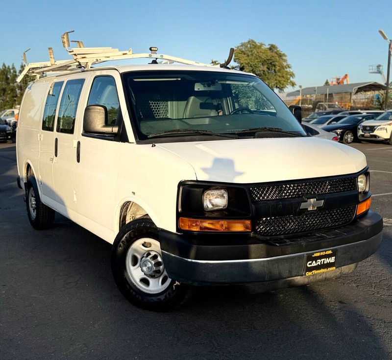 Chevrolet Express Cargo Van Vehicle Full-screen Gallery Image 02