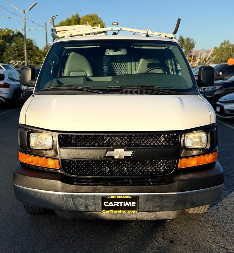 Chevrolet Express Cargo Van Vehicle Full-screen Gallery Image 03
