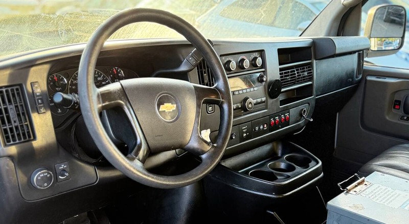 Chevrolet Express Cargo Van Vehicle Full-screen Gallery Image 09