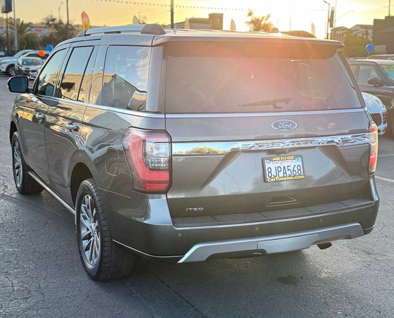 Ford Expedition Vehicle Full-screen Gallery Image 06