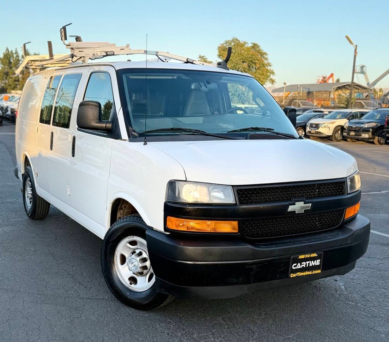 Chevrolet Express Cargo Van Vehicle Full-screen Gallery Image 03