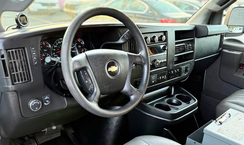 Chevrolet Express Cargo Van Vehicle Full-screen Gallery Image 07