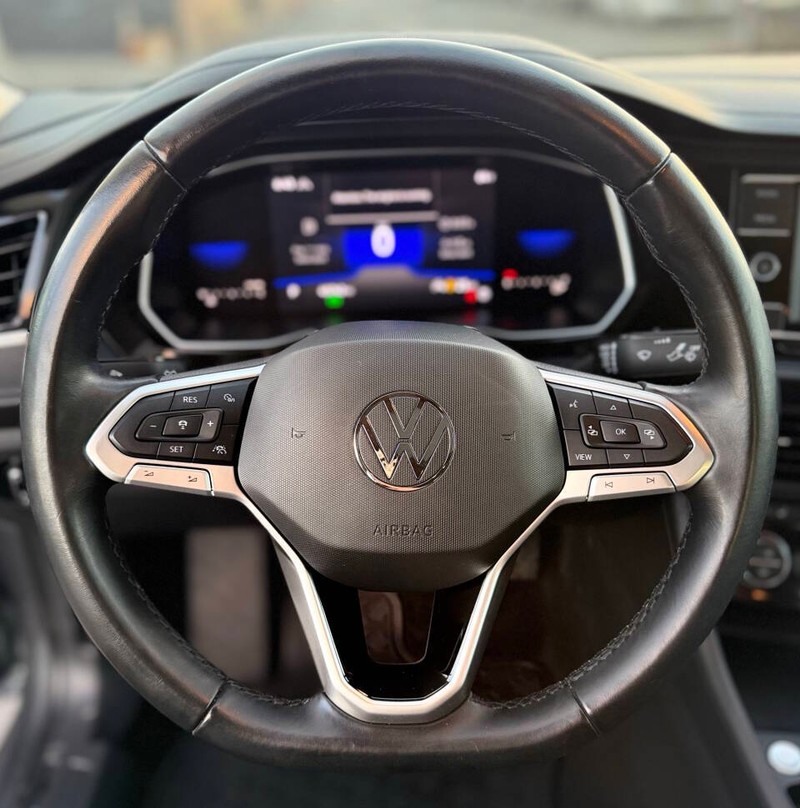 Volkswagen Jetta Vehicle Full-screen Gallery Image 09