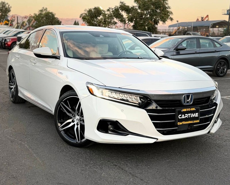 Honda Accord Hybrid Vehicle Full-screen Gallery Image 03