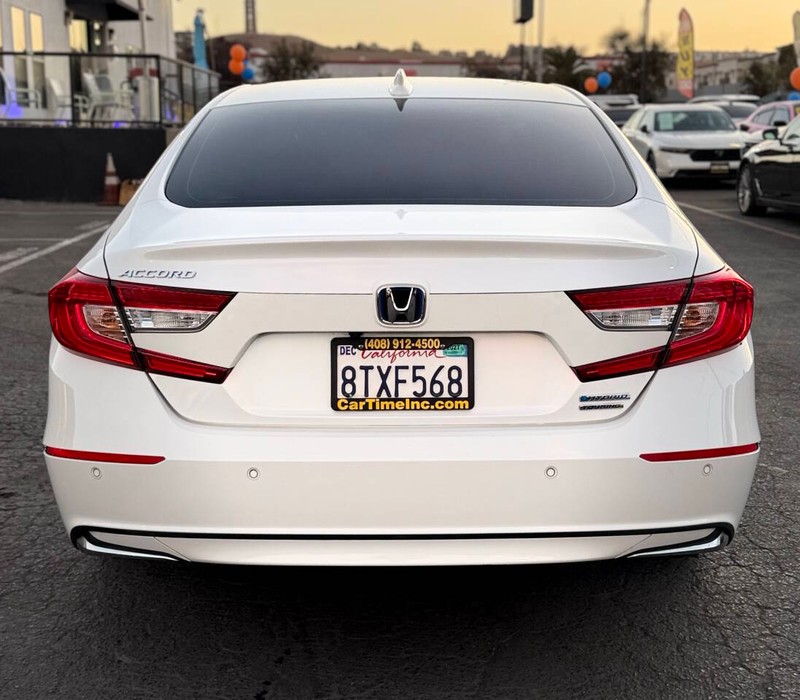 Honda Accord Hybrid Vehicle Full-screen Gallery Image 05