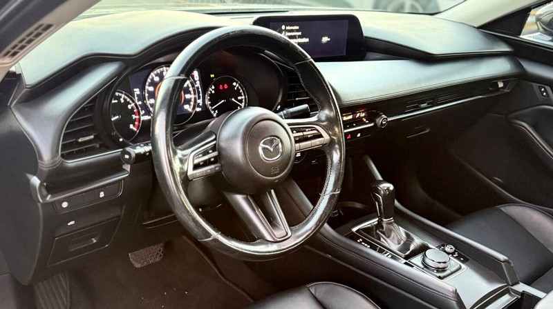 Mazda Mazda3 Sedan Vehicle Full-screen Gallery Image 09