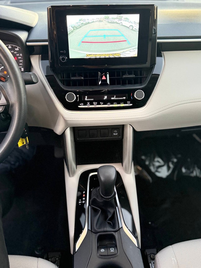 Toyota Corolla Cross Vehicle Full-screen Gallery Image 11