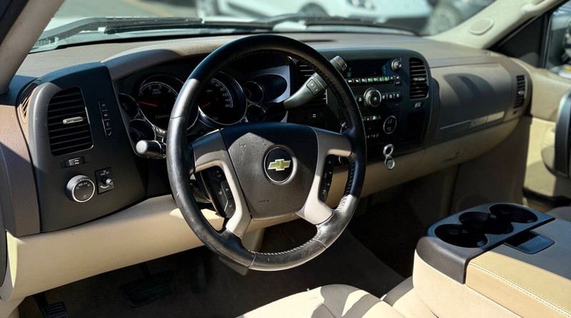 Chevrolet Silverado 1500 Hybrid Vehicle Full-screen Gallery Image 07