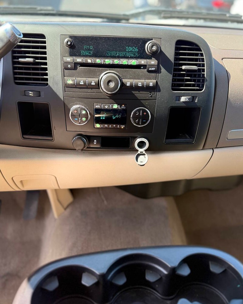 Chevrolet Silverado 1500 Hybrid Vehicle Full-screen Gallery Image 09