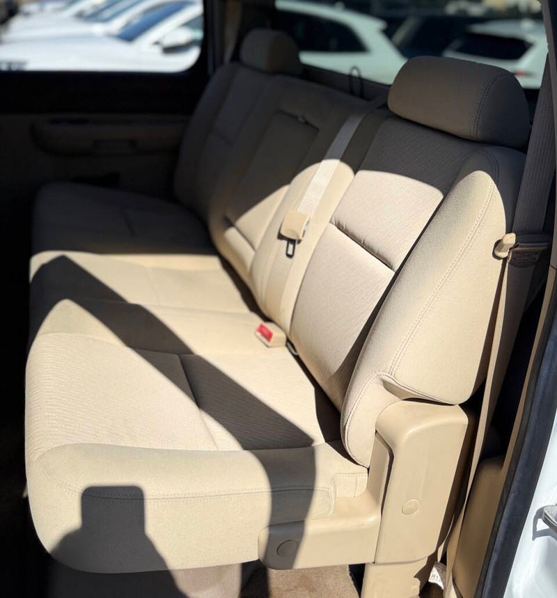 Chevrolet Silverado 1500 Hybrid Vehicle Full-screen Gallery Image 12