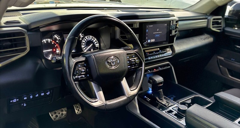 Toyota Tundra 4WD Vehicle Full-screen Gallery Image 08