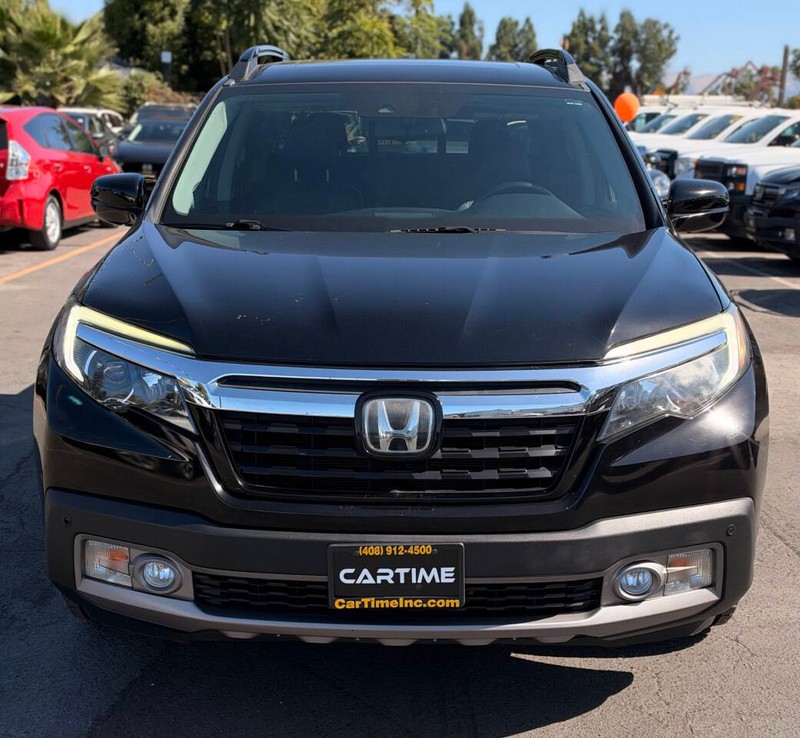 Honda Ridgeline Vehicle Full-screen Gallery Image 02