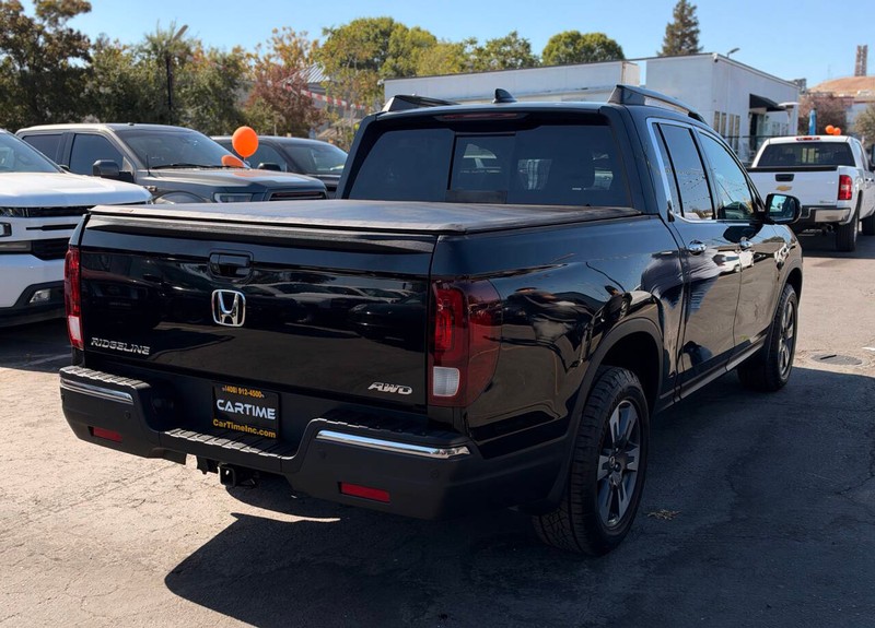 Honda Ridgeline Vehicle Full-screen Gallery Image 08
