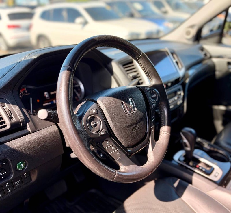 Honda Ridgeline Vehicle Full-screen Gallery Image 10