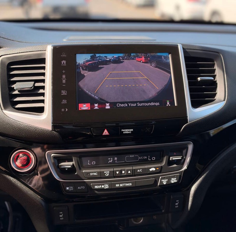 Honda Ridgeline Vehicle Full-screen Gallery Image 11