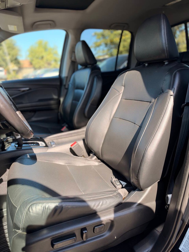 Honda Ridgeline Vehicle Full-screen Gallery Image 12