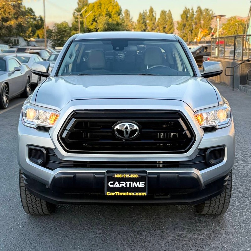 Toyota Tacoma 2WD Vehicle Full-screen Gallery Image 02