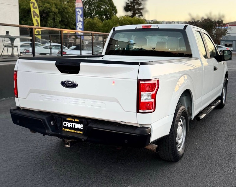 Ford F-150 Vehicle Full-screen Gallery Image 04