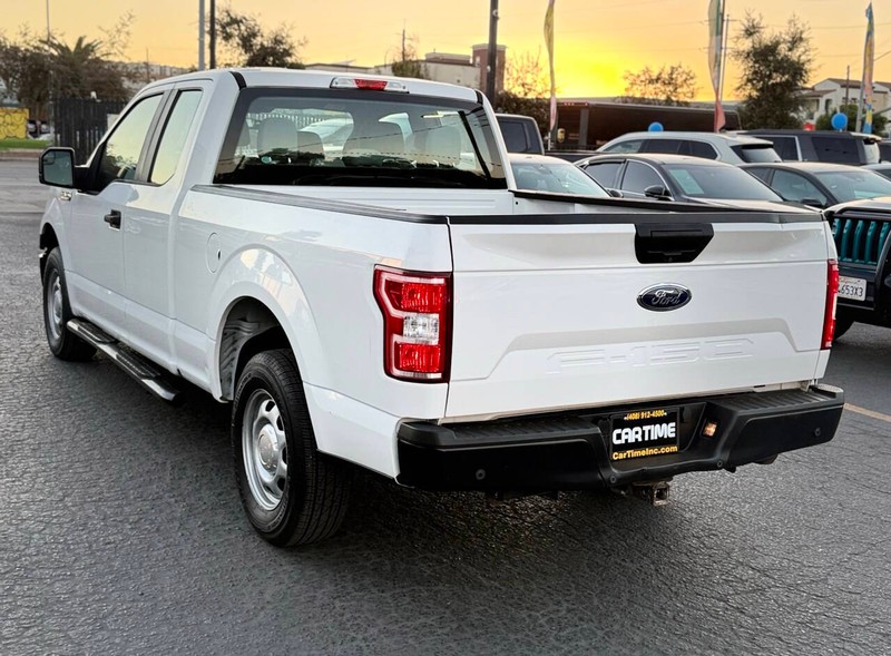 Ford F-150 Vehicle Full-screen Gallery Image 06