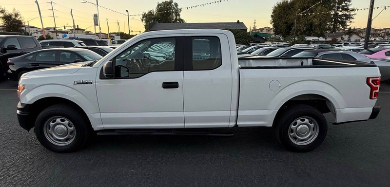 Ford F-150 Vehicle Full-screen Gallery Image 08