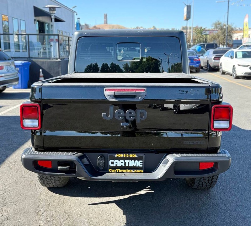 Jeep Gladiator Vehicle Full-screen Gallery Image 05