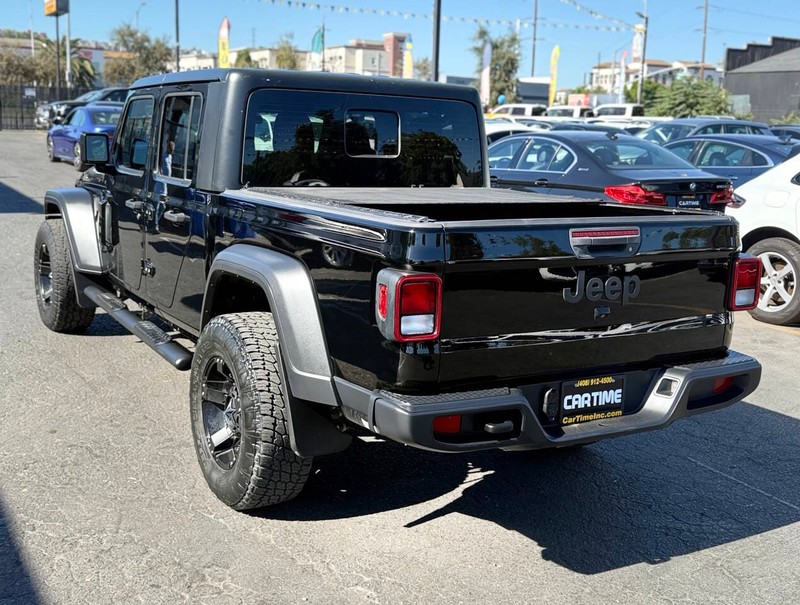 Jeep Gladiator Vehicle Full-screen Gallery Image 06