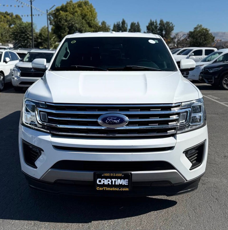 Ford Expedition Max Vehicle Full-screen Gallery Image 02