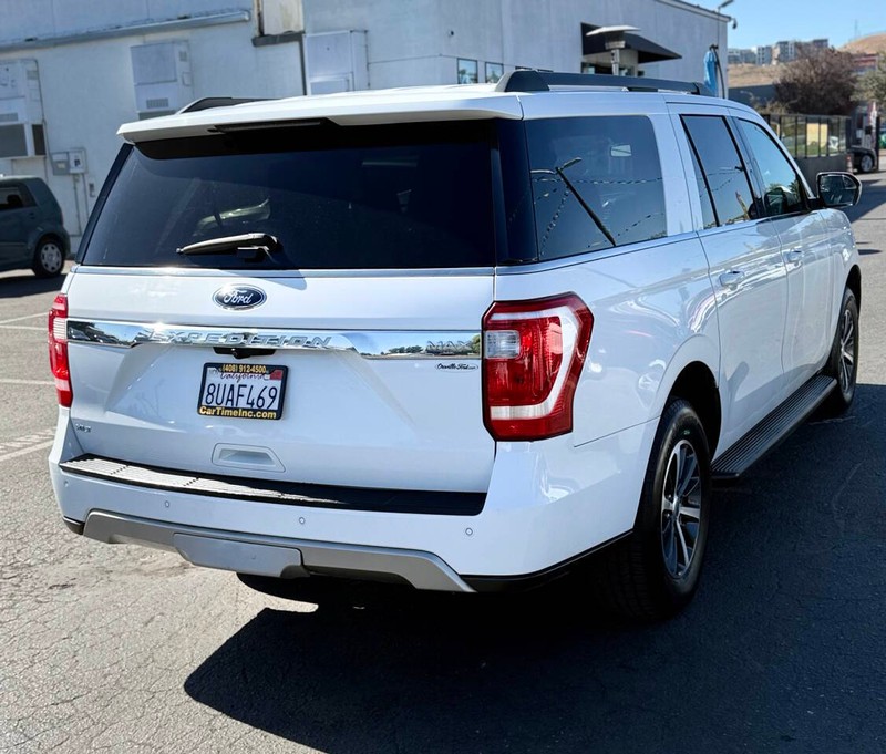 Ford Expedition Max Vehicle Full-screen Gallery Image 04