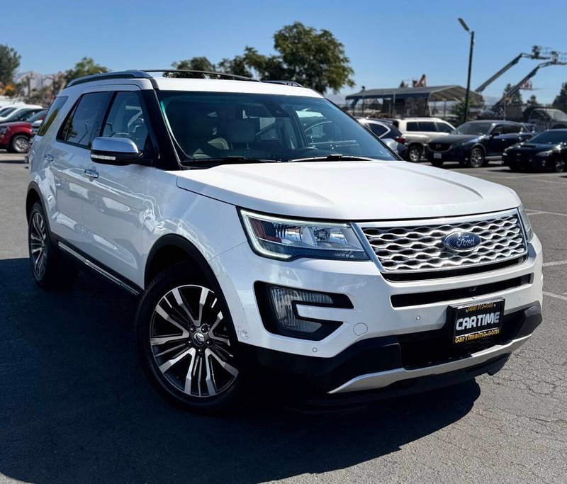 Ford Explorer Vehicle Full-screen Gallery Image 03