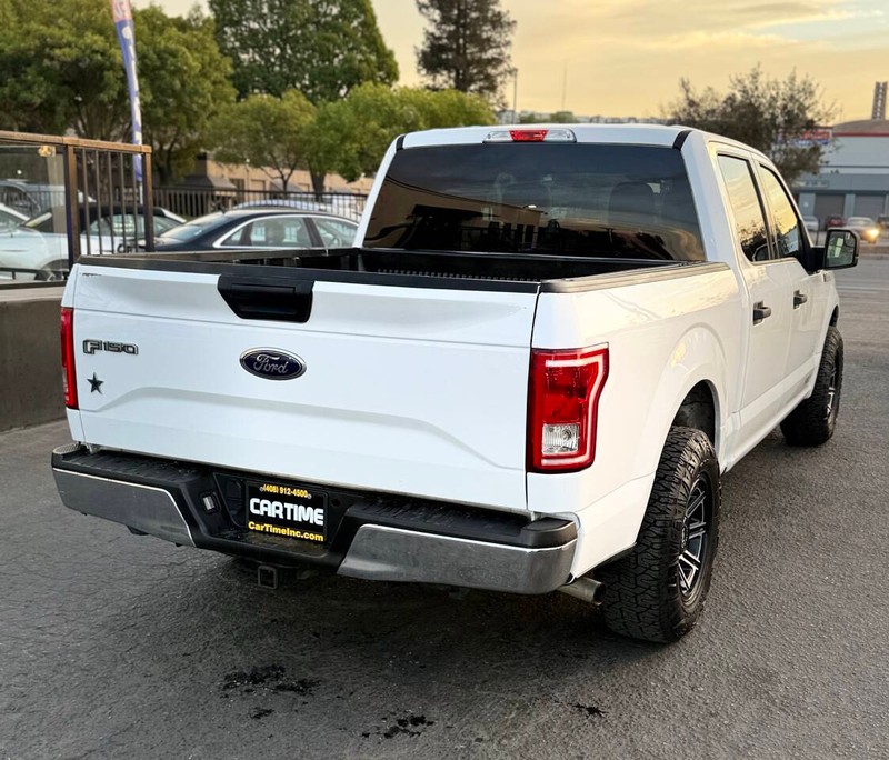 Ford F-150 Vehicle Full-screen Gallery Image 04