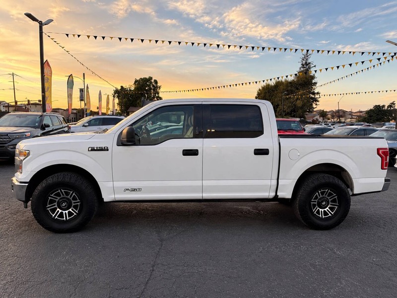 Ford F-150 Vehicle Full-screen Gallery Image 07