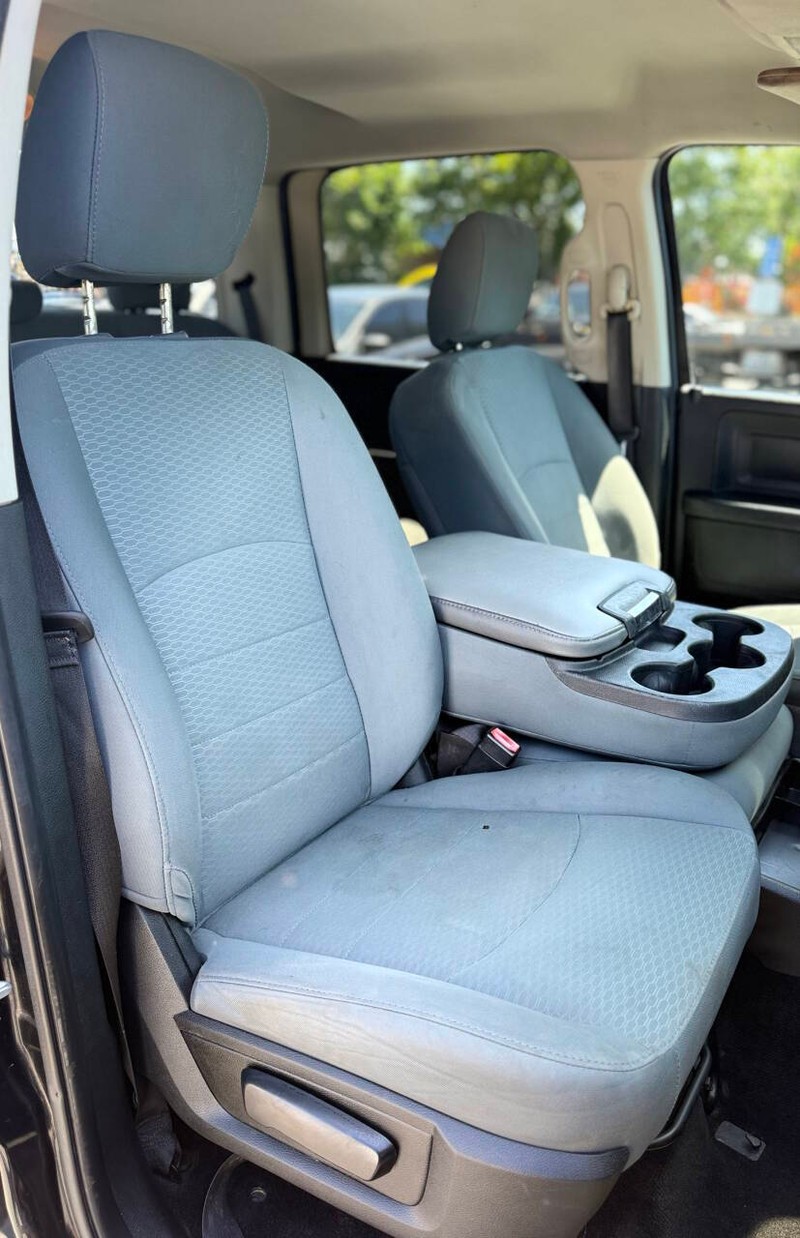 Ram 1500 Vehicle Full-screen Gallery Image 16