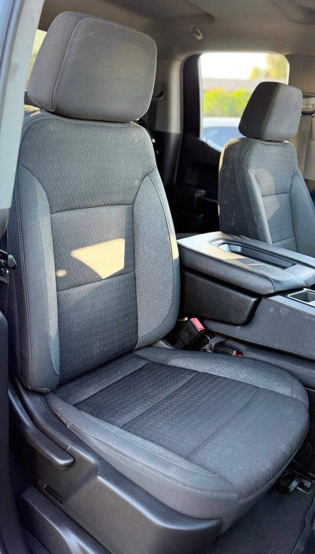 Chevrolet Silverado 1500 Vehicle Full-screen Gallery Image 14