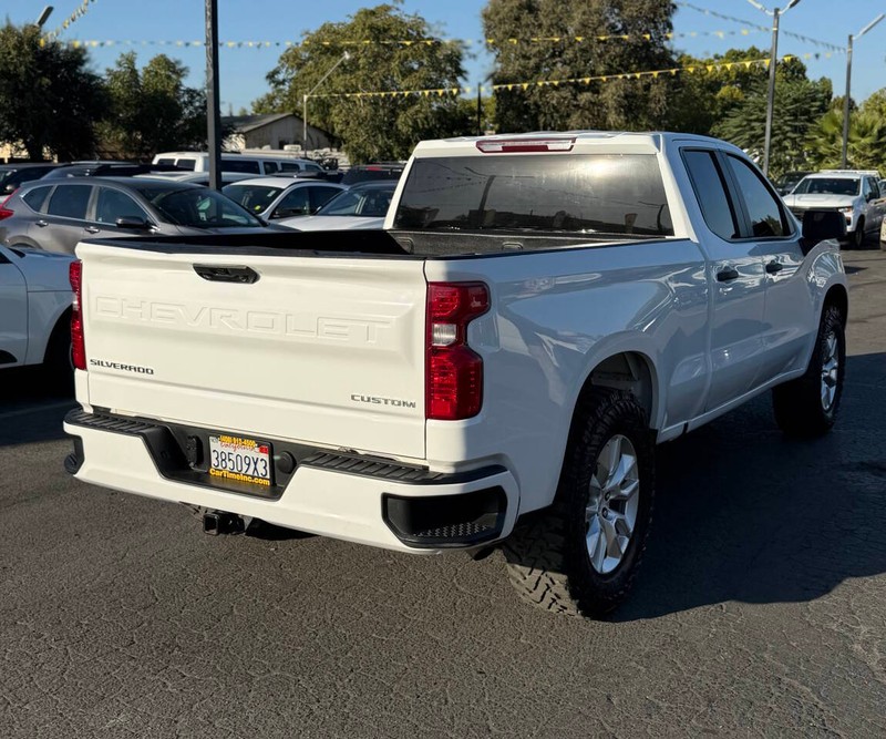 Chevrolet Silverado 1500 Vehicle Full-screen Gallery Image 04