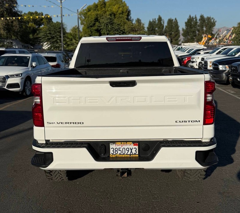 Chevrolet Silverado 1500 Vehicle Full-screen Gallery Image 05