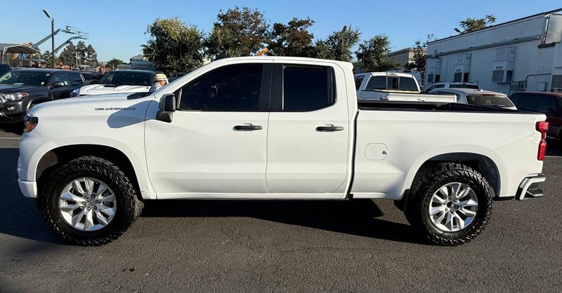Chevrolet Silverado 1500 Vehicle Full-screen Gallery Image 16