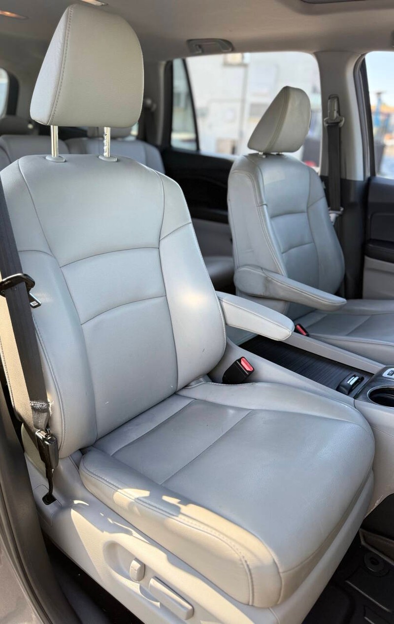 Honda Pilot Vehicle Full-screen Gallery Image 09