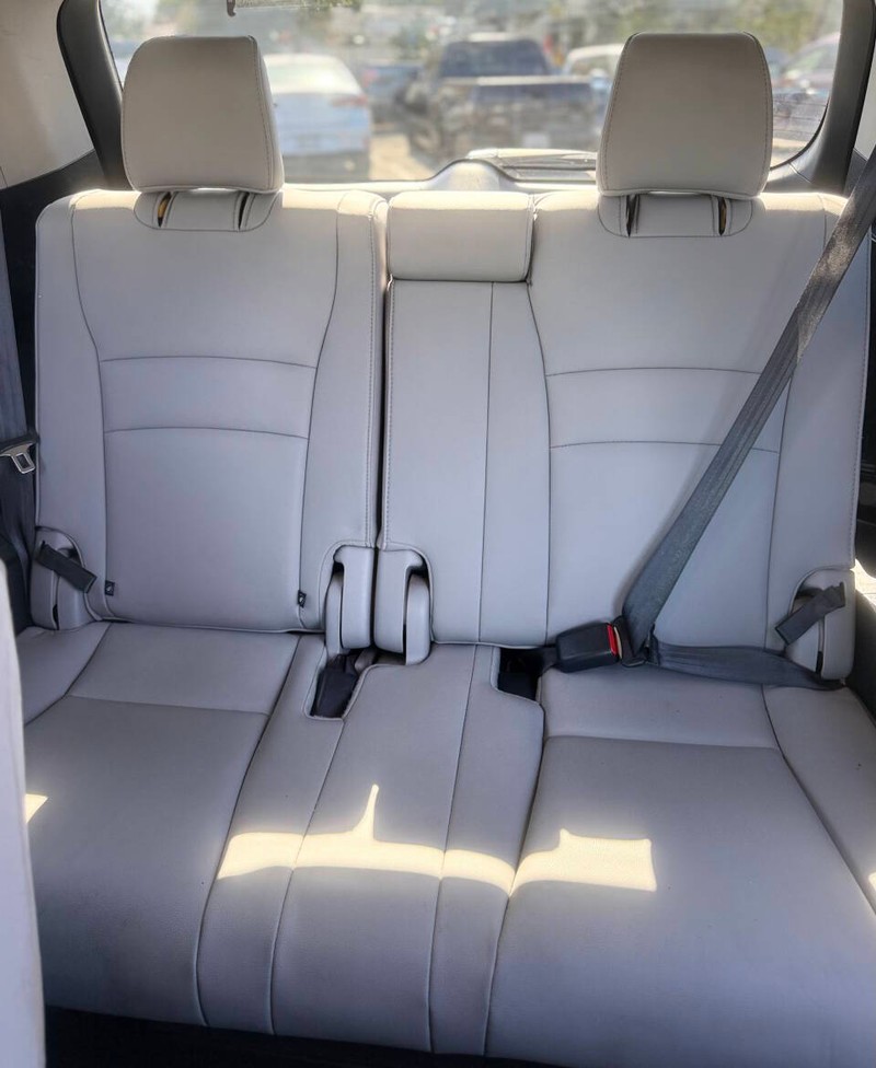 Honda Pilot Vehicle Full-screen Gallery Image 13