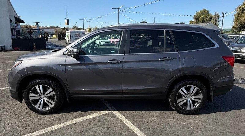 Honda Pilot Vehicle Full-screen Gallery Image 14