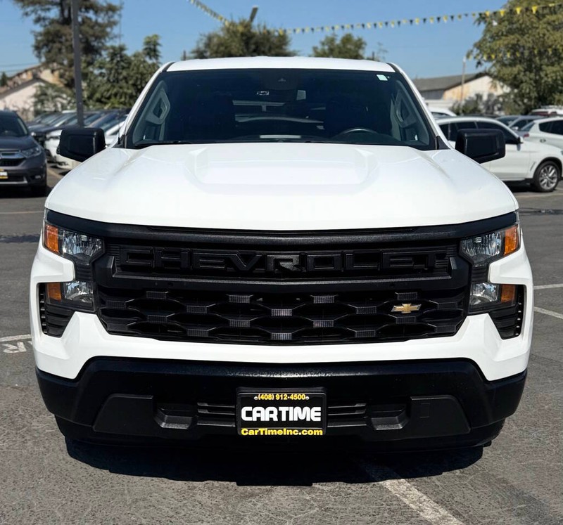 Chevrolet Silverado 1500 Vehicle Full-screen Gallery Image 02