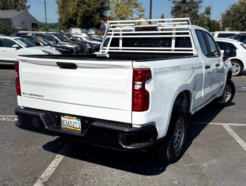 Chevrolet Silverado 1500 Vehicle Full-screen Gallery Image 04