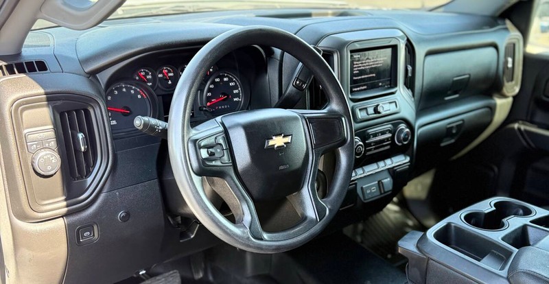 Chevrolet Silverado 1500 Vehicle Full-screen Gallery Image 05