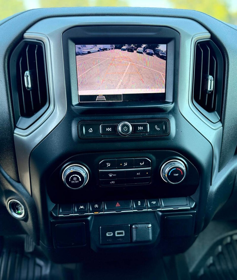 Chevrolet Silverado 1500 Vehicle Full-screen Gallery Image 07