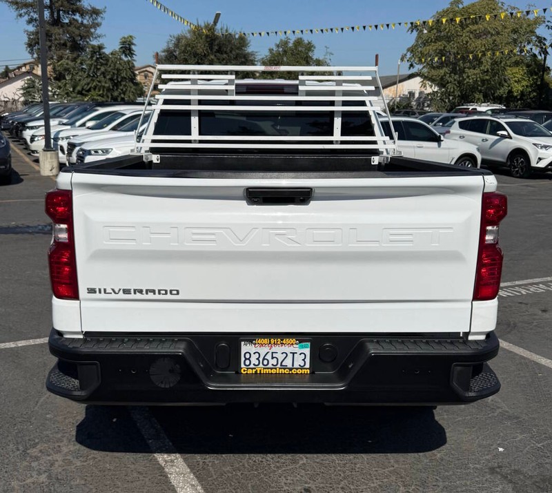 Chevrolet Silverado 1500 Vehicle Full-screen Gallery Image 15