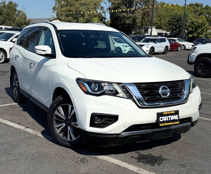 Nissan Pathfinder Vehicle Full-screen Gallery Image 03