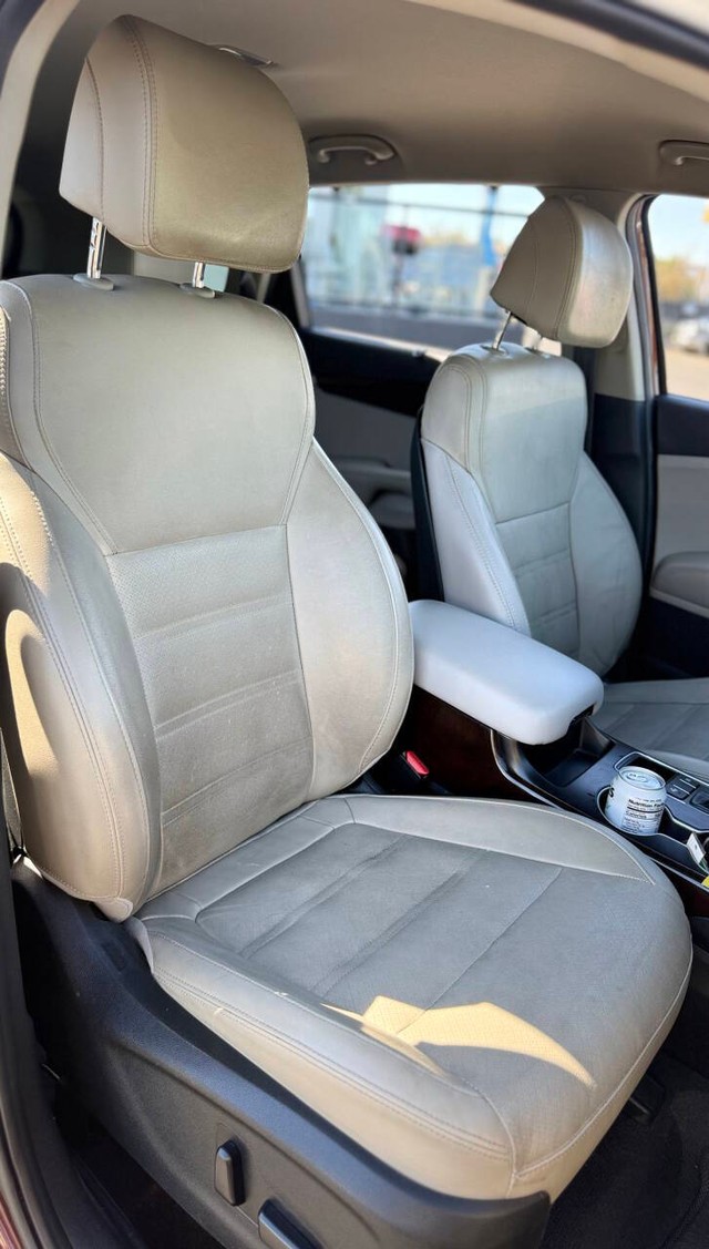 Kia Sorento Vehicle Full-screen Gallery Image 13